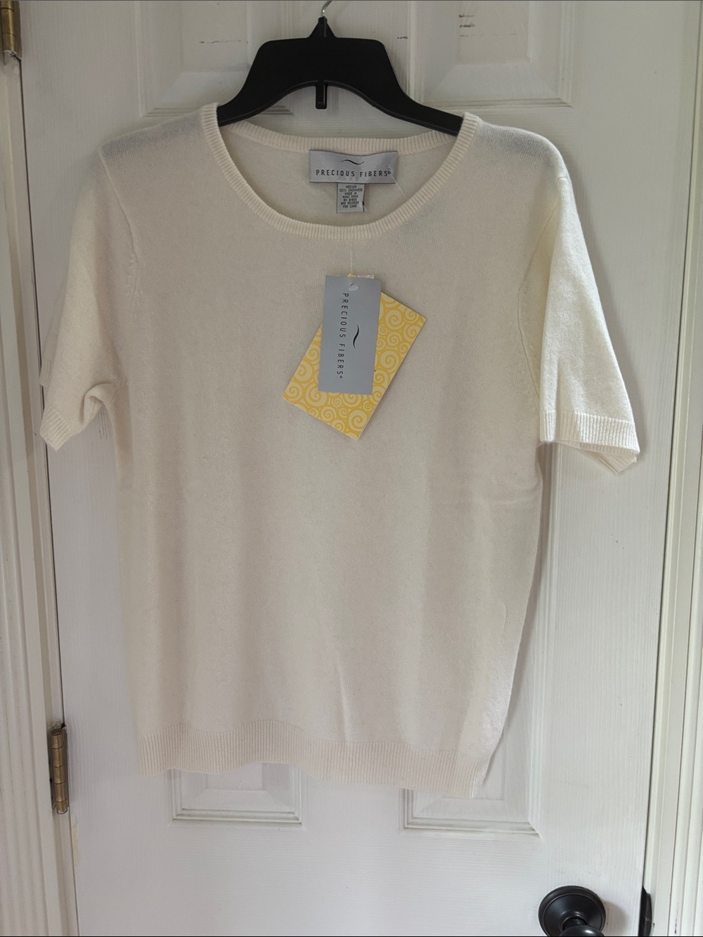Precious Fibers Women's Cream Short Sleeve Crew Neck Cashmere Sweater